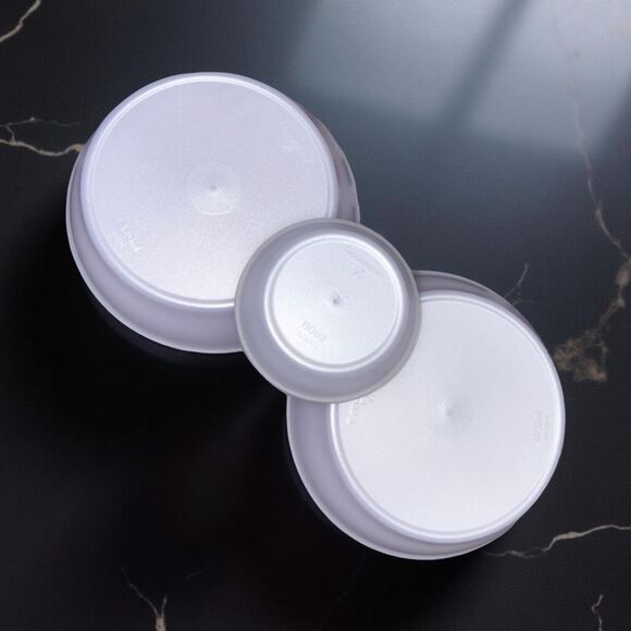 3 Covered Light Lilac Tupperware Bowls 2 Sizes - Picture 2 of 4